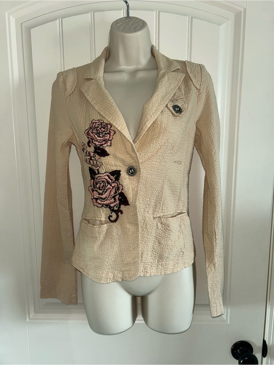 Hard Tail Jackets & Blazers - NEW Hard Tail Cream Textured Blazer with Pink Rose Embroidery Sz S